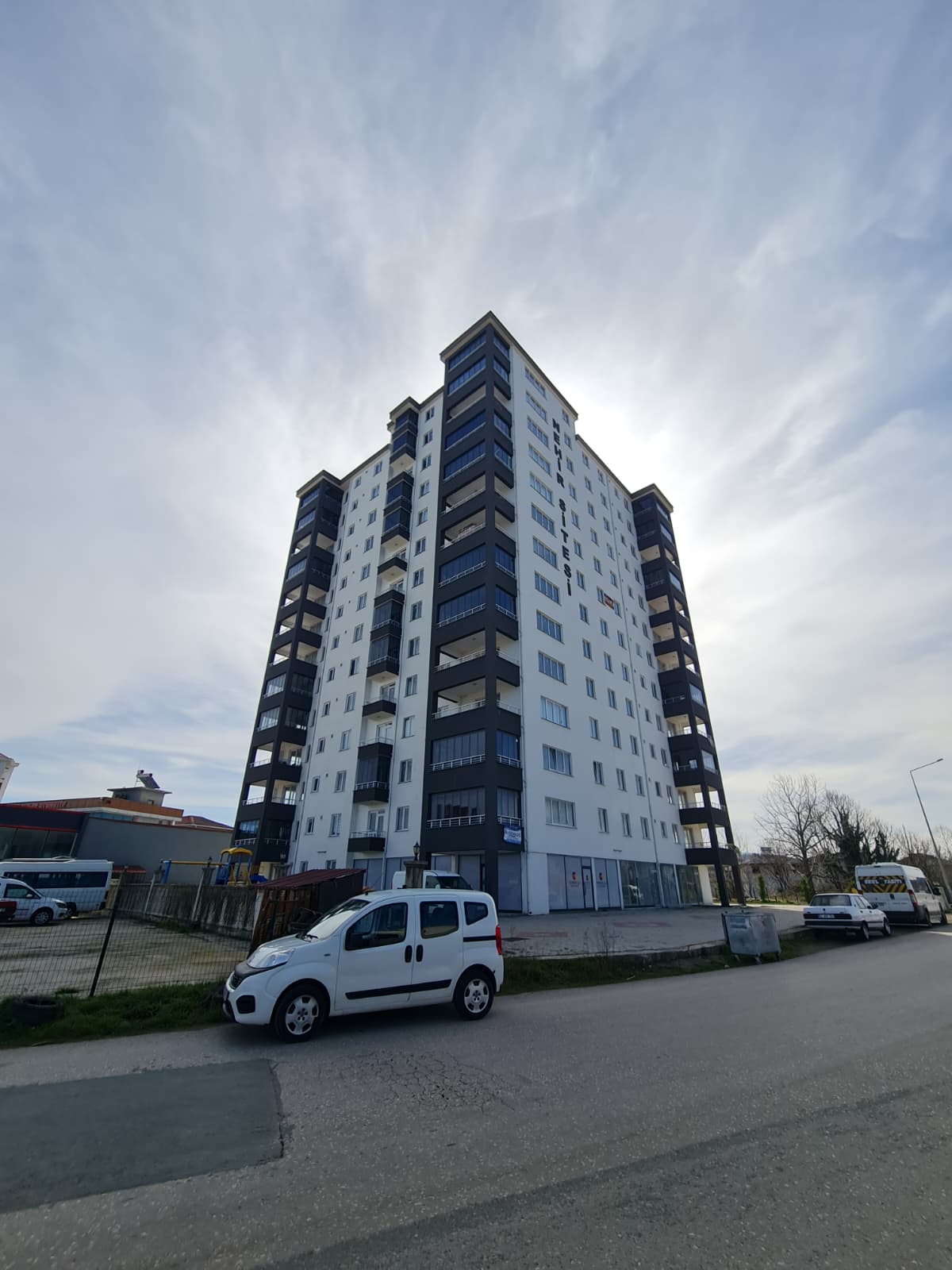 EMİNEVİM'E UYGUN KURTULUŞ MH.GÜNEY BATI CEPHEDE DENİZ MANZARALI